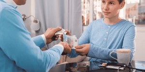 Causas de extinción de la pensión para hijos mayores