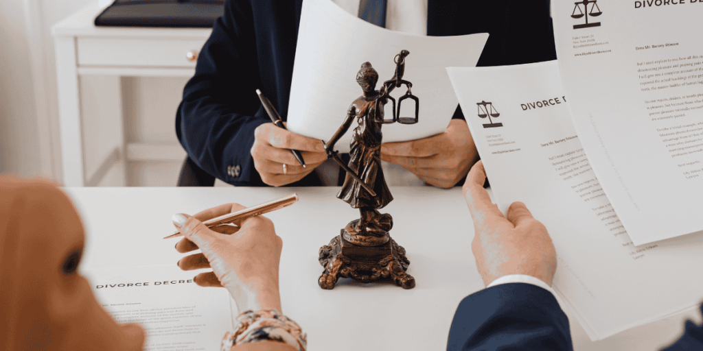 ¿Cuándo debo cambiar mi testamento si me divorcio?